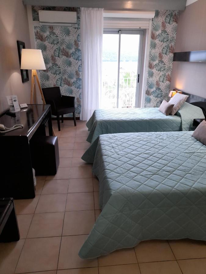 Hotel Beach Пропріано Екстер'єр фото