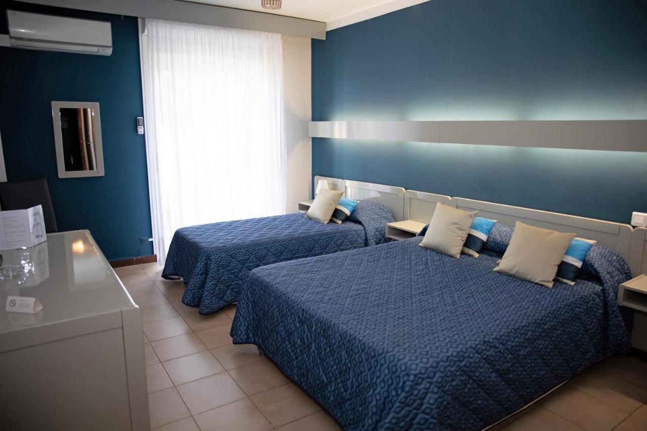 Hotel Beach Пропріано Екстер'єр фото
